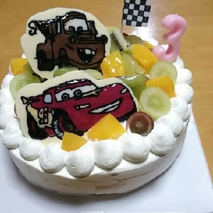 カーズ大好きな息子の誕生日ケーキに。キャラチョコ参考にさせて頂きました!ありがとうございました(^_^)